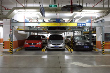 现代化停车场设备设施详解 从基础到智能的全方位解析